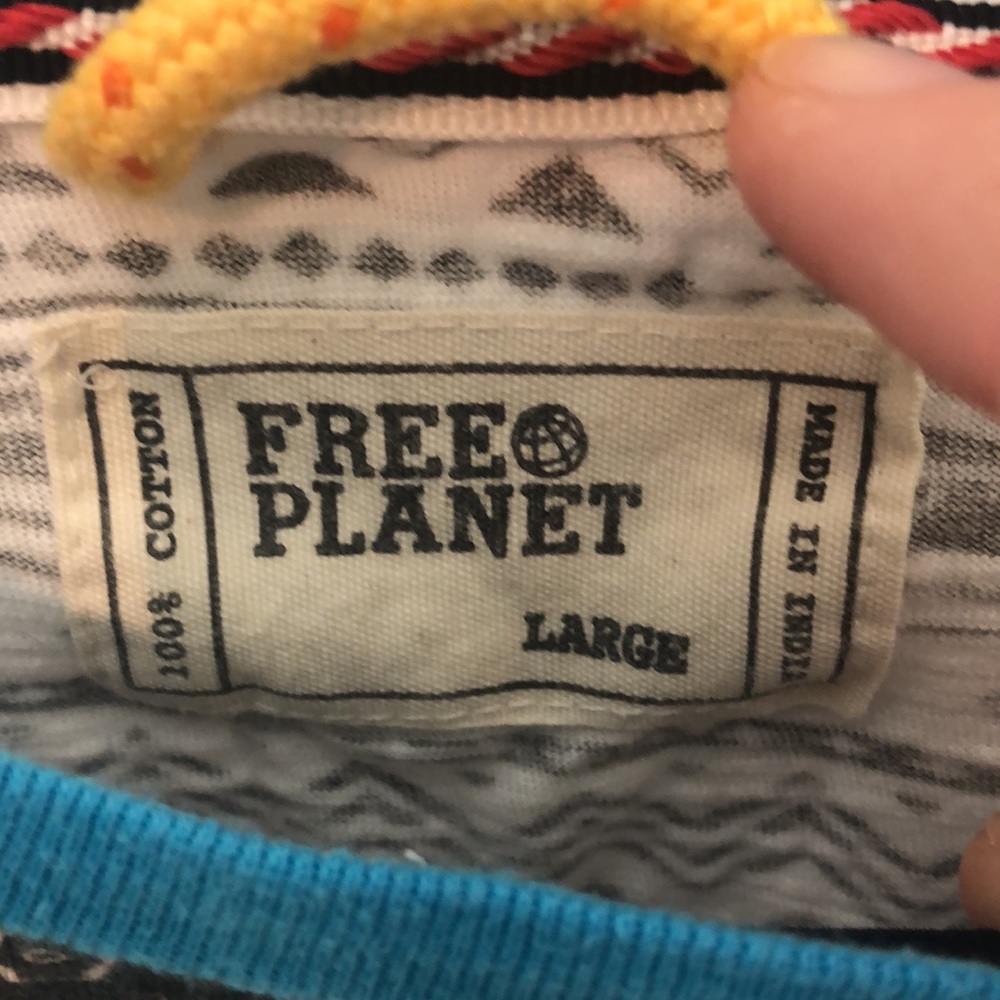 Free Planet Aztec Print Raglan Top Large - Picture 2 of 4